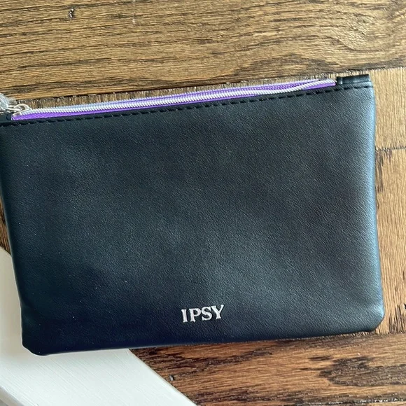 Lot of five make up bags! - Picture 7 of 15